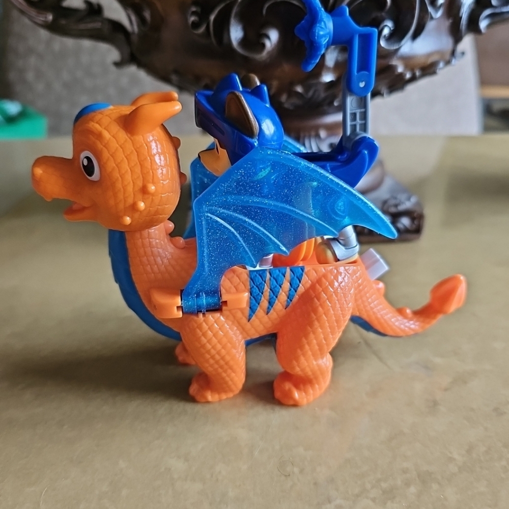 Paw Patrol Rescue Knights Chase Dragon Draco Set of 2 toy figures Flapping Wings - Picture 4 of 8